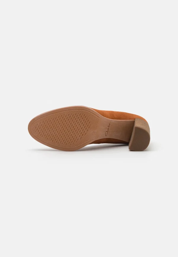 Top ventes Clarks Freva Court – Escarpins À Talons Hauts – Caramel 6