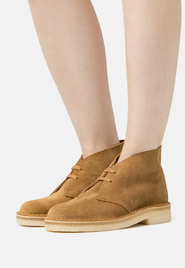 boutique Clarks Originals Desert – Bottines À Lacets – Dark Sand 1