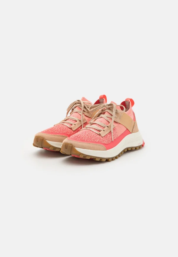 excellents soldes Clarks Atltrekknit Wp – Baskets Basses – Peach Combi 4