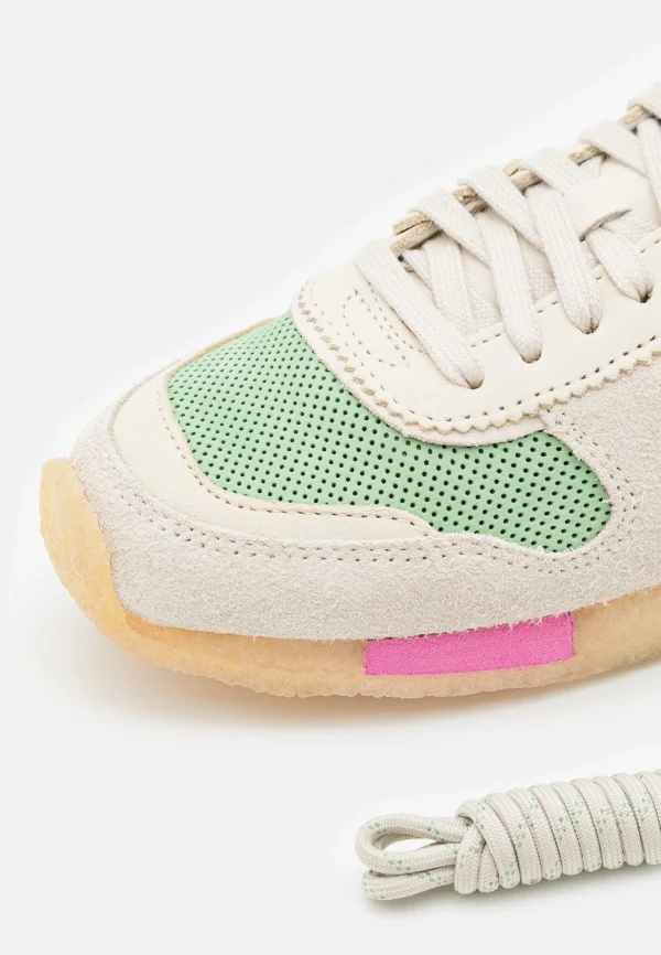 Clarks Originals Torrun – Baskets Basses – Pink/Green Combination le grand escompte 7