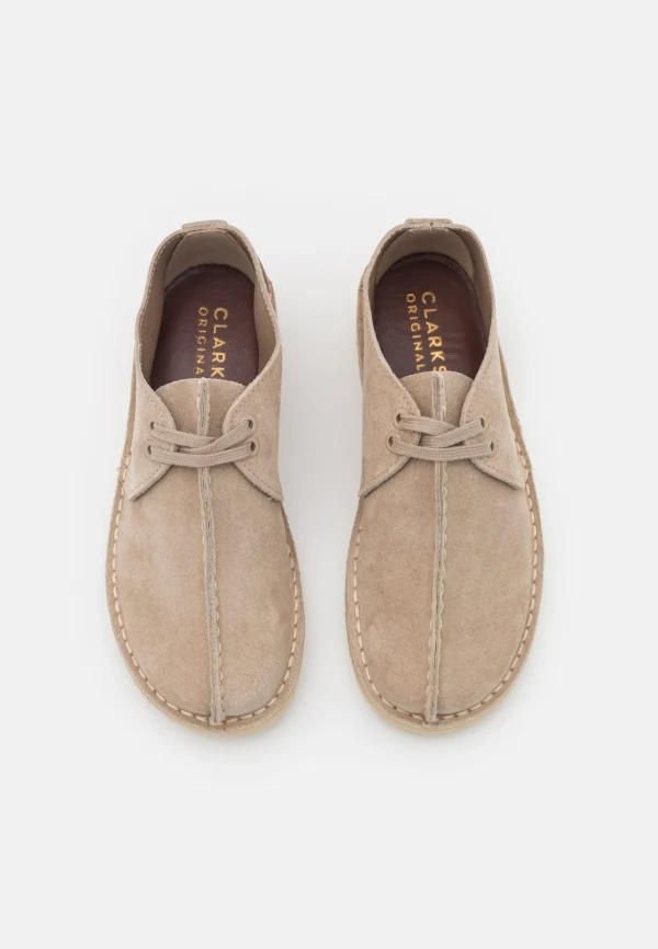 Réductions Clarks Originals Desert Trek – Chaussures À Lacets – Sand 8