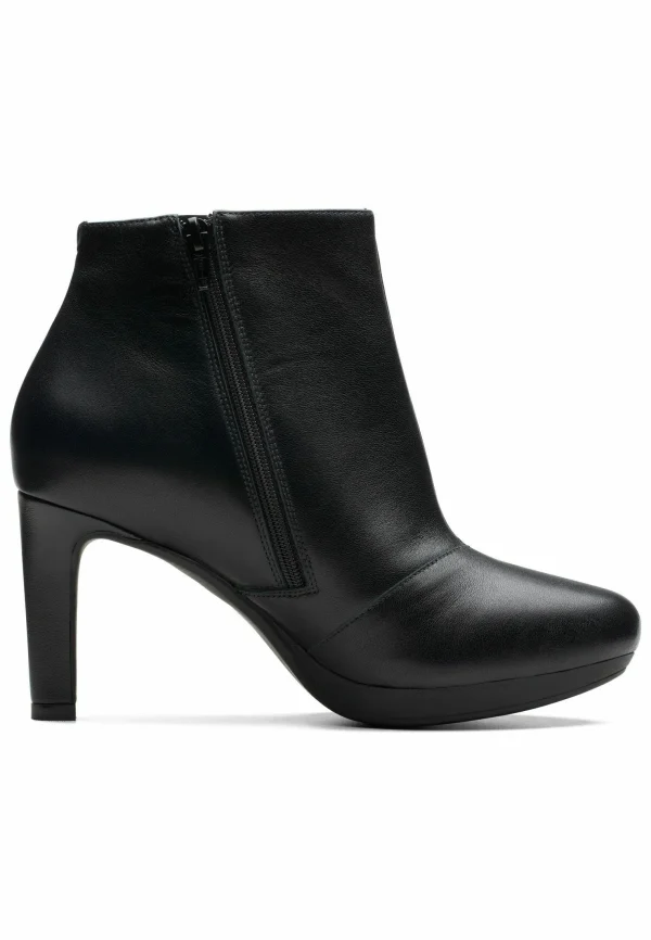 achat Clarks Bottines À Talons Hauts – Black Leather 8