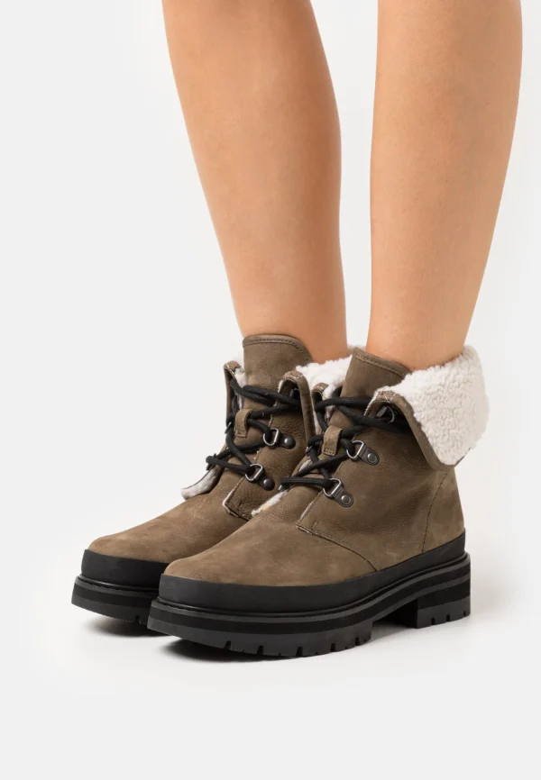 Clarks Orianna Turn – Bottines À Lacets – Dark Olive en ligne 1