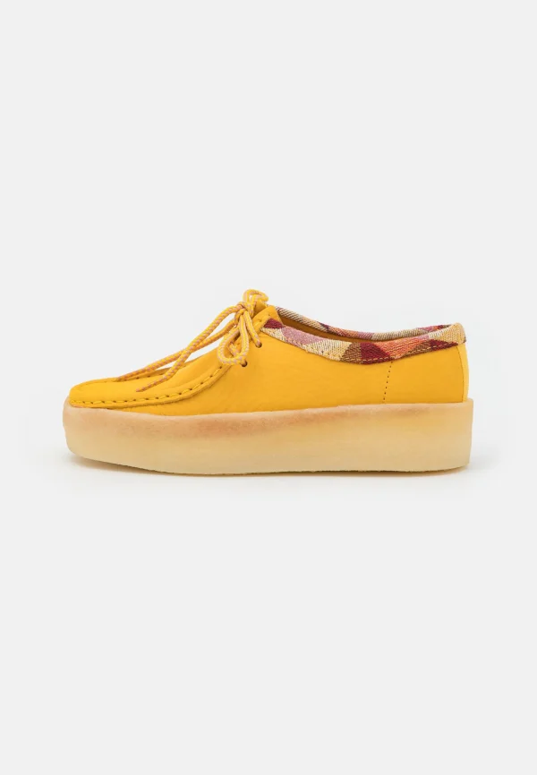 Retour Facile et Gratuit Clarks Originals Wallabee Cup – Mocassins – Yellow 3