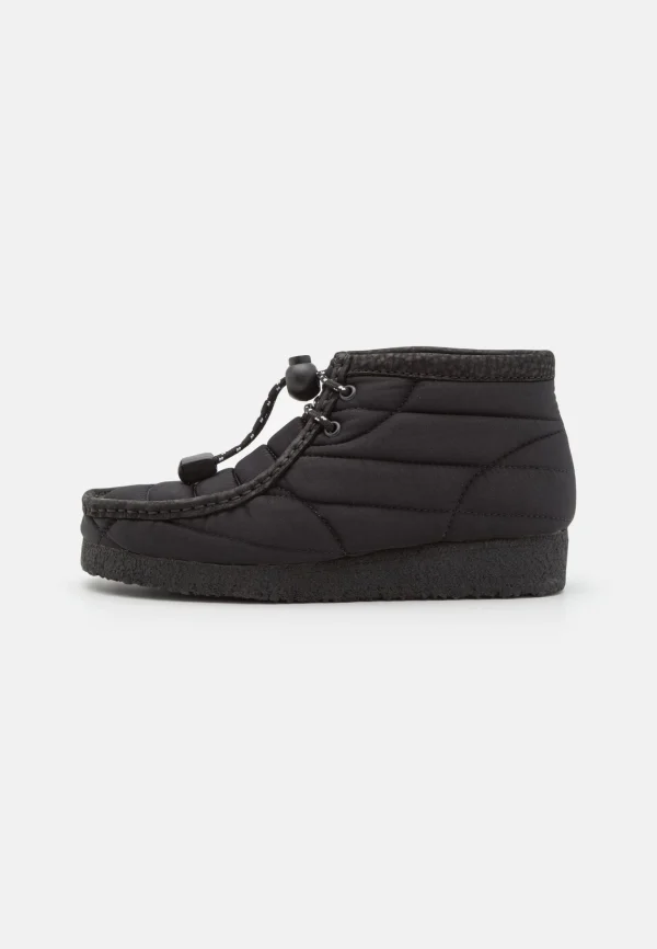 prix le plus bas Clarks Originals Wallabee – Boots À Talons – Black Quilted 3