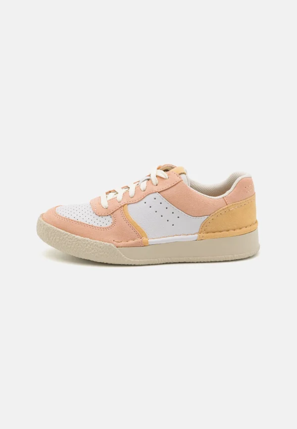 livraison la plus rapide Clarks Craftcup Court – Baskets Basses – Pale Peach 3