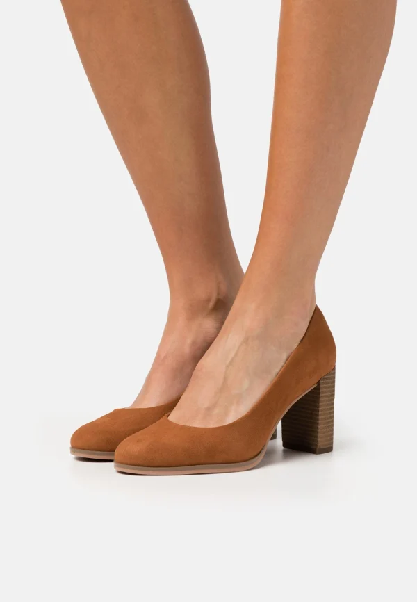 Top ventes Clarks Freva Court – Escarpins À Talons Hauts – Caramel 1