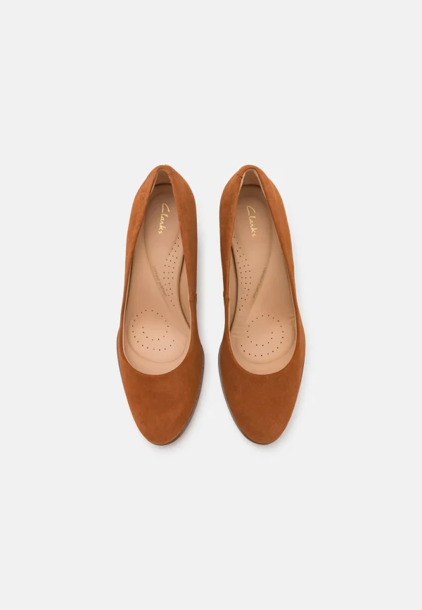 Top ventes Clarks Freva Court – Escarpins À Talons Hauts – Caramel 7