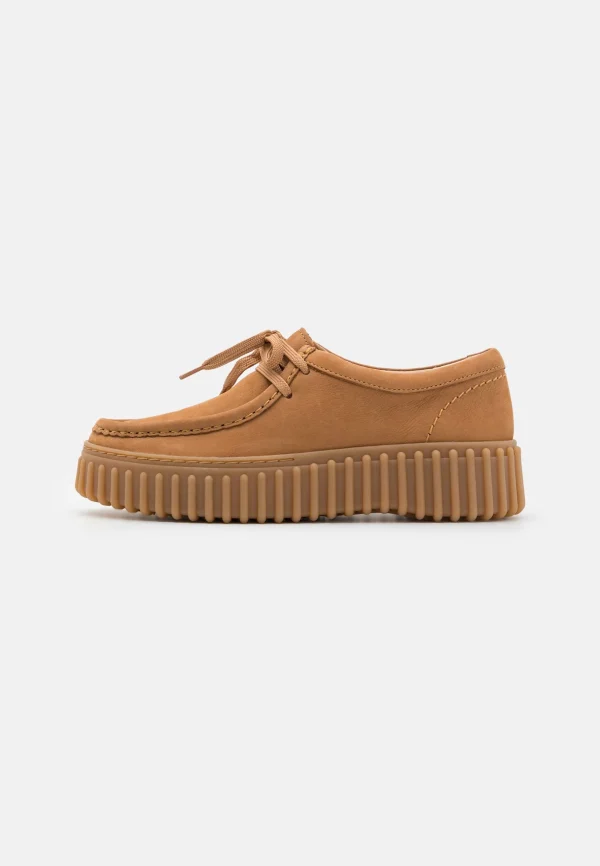 exclusivement disponibles Clarks Torhill Bee – Chaussures À Lacets – Light Tan 3