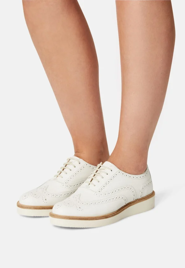 site soldes Clarks Baille Brogue – Derbies – White 1